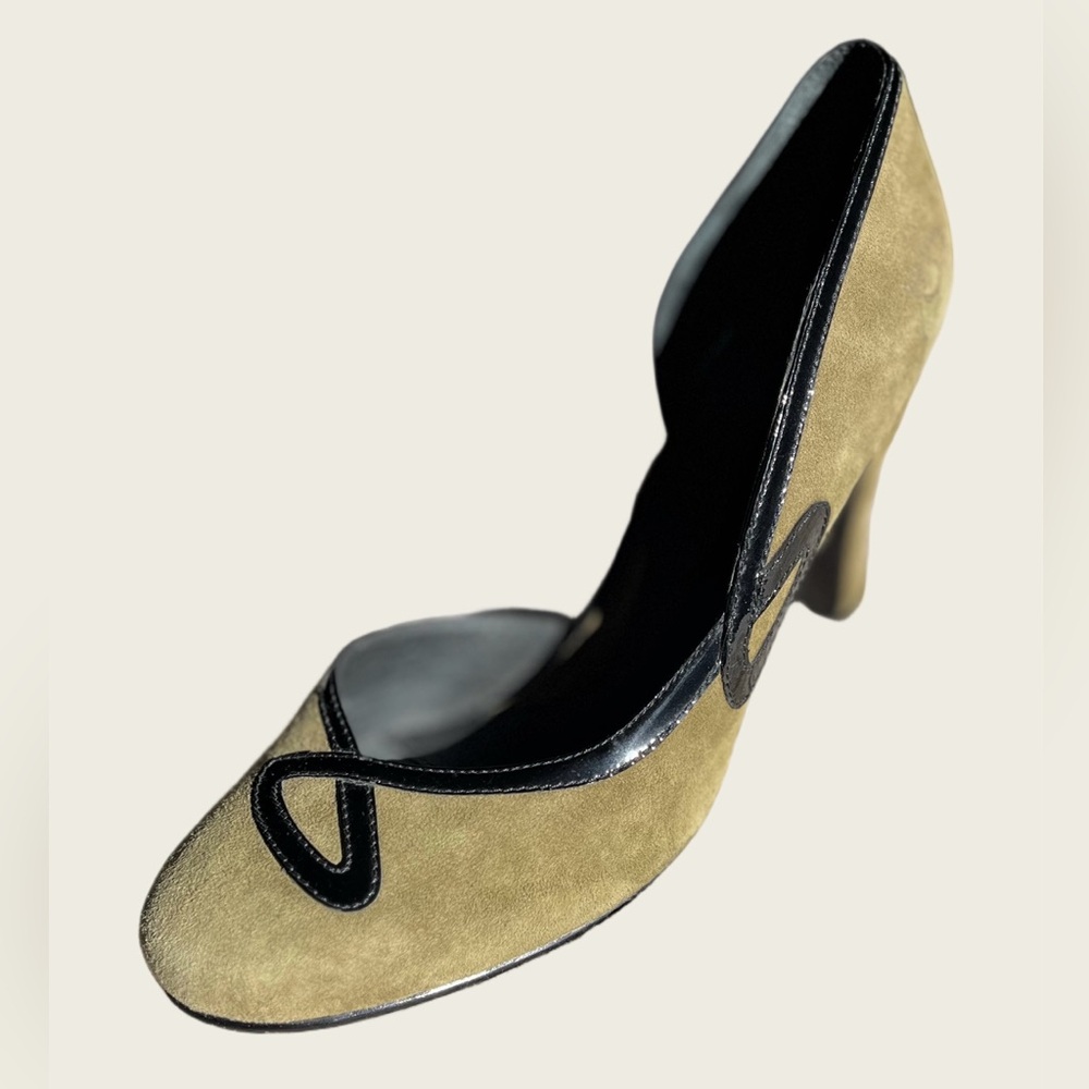 John Fluevog Miracles Cana Olive Green Suede Pumps Black Patent Details
